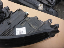Laden Sie das Bild in den Galerie-Viewer, Frontscheinwerfer Skoda Enyaq 5LB941015H Links Scheinwerfer Headlight SCH8295035025gc