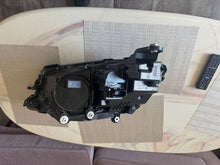 Laden Sie das Bild in den Galerie-Viewer, Frontscheinwerfer Mercedes-Benz W213 A2139067609 Rechts Scheinwerfer Headlight SCH8302543453nn