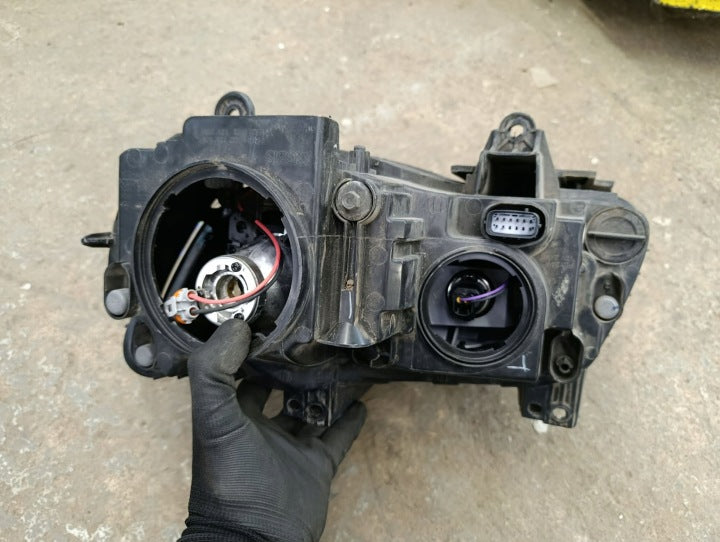 Frontscheinwerfer Chrysler 300 ZCR1171R 68196276AD Rechts Scheinwerfer Headlight SCH8302686213xi