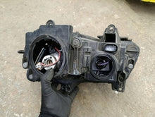 Laden Sie das Bild in den Galerie-Viewer, Frontscheinwerfer Chrysler 300 ZCR1171R 68196276AD Rechts Scheinwerfer Headlight SCH8302686213xi