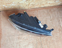 Laden Sie das Bild in den Galerie-Viewer, Frontscheinwerfer VW Taigo 2G7941006A LED Rechts Scheinwerfer Headlight SCH8310535008uk
