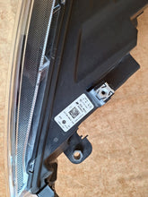 Laden Sie das Bild in den Galerie-Viewer, Frontscheinwerfer VW Taigo 2G7941006A LED Rechts Scheinwerfer Headlight SCH8310535008uk