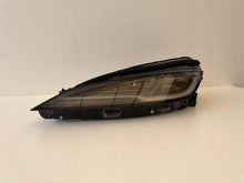 Laden Sie das Bild in den Galerie-Viewer, Frontscheinwerfer Tesla 3 176088800H Links Scheinwerfer Headlight SCH8316331105hb