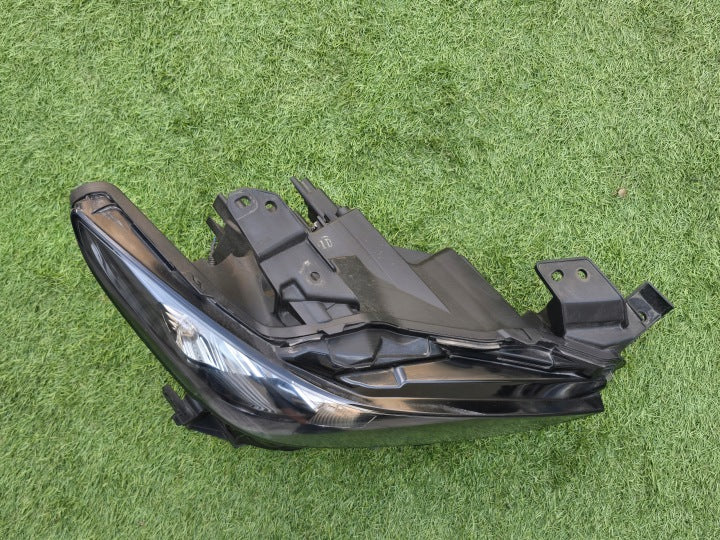 Frontscheinwerfer Mazda 3 BCJH51030 Rechts Scheinwerfer Headlight SCH8316467406qe
