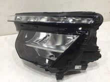 Laden Sie das Bild in den Galerie-Viewer, Frontscheinwerfer Skoda Kamiq 665941015B LED Links Scheinwerfer Headlight SCH8333814020qs
