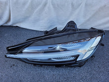 Laden Sie das Bild in den Galerie-Viewer, Frontscheinwerfer Volvo V60 II S60 I 32365339 LED Links Scheinwerfer Headlight SCH8338532562jg