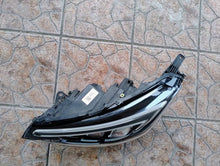 Laden Sie das Bild in den Galerie-Viewer, Frontscheinwerfer Opel Crossland 39052147 90070850 Full LED Links Headlight SCH8339407589sd