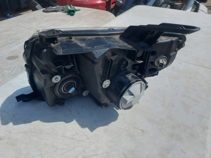 Frontscheinwerfer Mitsubishi Pajero IV 2006-2015 Xenon Rechts Headlight SCH8341335235lt