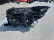 Laden Sie das Bild in den Galerie-Viewer, Frontscheinwerfer Mitsubishi Pajero IV 2006-2015 Xenon Rechts Headlight SCH8341335235lt