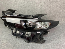 Laden Sie das Bild in den Galerie-Viewer, Frontscheinwerfer Mazda 3 BCJH-51040 LED Links Scheinwerfer Headlight SCH8344150616cs
