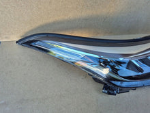 Laden Sie das Bild in den Galerie-Viewer, Frontscheinwerfer Toyota C-Hr 81110F41800 Rechts Scheinwerfer Headlight SCH8345102468eg