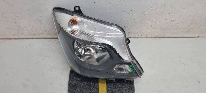 Frontscheinwerfer Mercedes-Benz Sprinter 906 A9068205700 1ED01103042 Rechts SCH8352111540ki