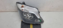 Laden Sie das Bild in den Galerie-Viewer, Frontscheinwerfer Mercedes-Benz Sprinter 906 A9068205700 1ED01103042 Rechts SCH8352111540ki