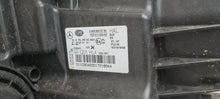 Laden Sie das Bild in den Galerie-Viewer, Frontscheinwerfer Mercedes-Benz Sprinter 906 A9068205700 1ED01103042 Rechts SCH8352111540ki