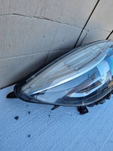 Laden Sie das Bild in den Galerie-Viewer, Frontscheinwerfer Renault Scenic 260106928R Rechts Scheinwerfer Headlight SCH8358579868ua