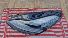 Laden Sie das Bild in den Galerie-Viewer, Frontscheinwerfer Tesla Model 3 1514952-00-D Links Scheinwerfer Headlight SCH8362319534cl