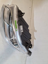 Laden Sie das Bild in den Galerie-Viewer, Frontscheinwerfer Mercedes-Benz Sprinter A9109060000 90139089010Q Links SCH8383131859sq