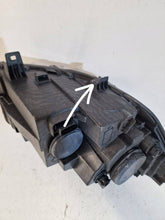 Laden Sie das Bild in den Galerie-Viewer, Frontscheinwerfer Mercedes-Benz Sprinter A9109060000 90139089010Q Links SCH8383131859sq