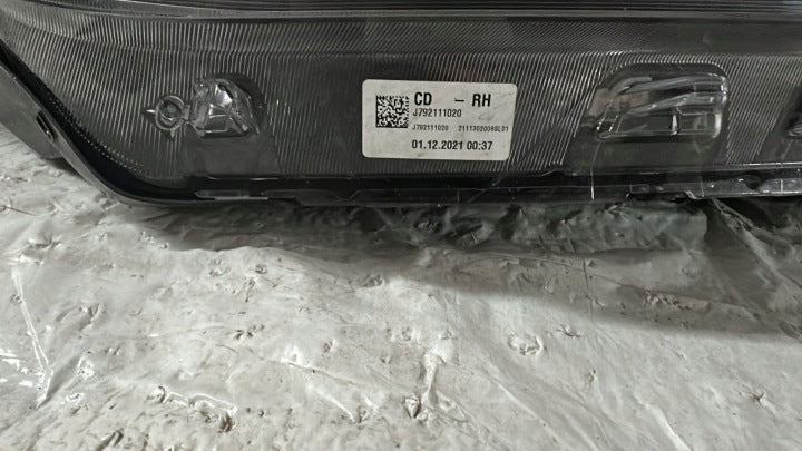 Frontscheinwerfer Kia Ceed J792111020 92102J1500 92101J1500 Ein Satz Headlight SCH8385352355ow