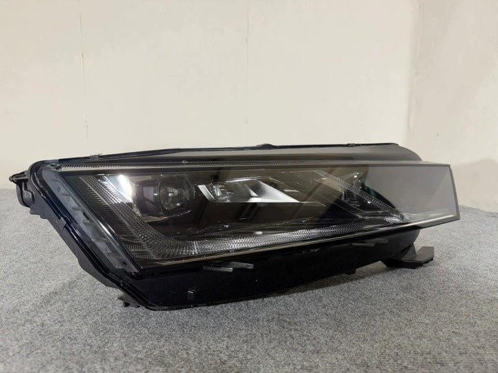 Frontscheinwerfer Skoda Octavia IV 5E4941016B LED Rechts Scheinwerfer Headlight SCH8395821170xb