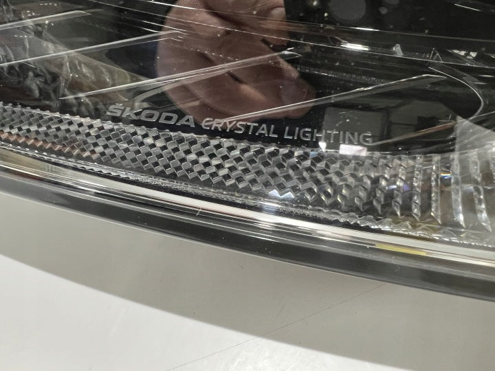 Frontscheinwerfer Skoda Octavia IV 5E4941015A LED Links Scheinwerfer Headlight SCH8397195533co