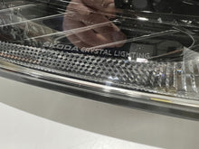 Laden Sie das Bild in den Galerie-Viewer, Frontscheinwerfer Skoda Octavia IV 5E4941015A LED Links Scheinwerfer Headlight SCH8397195533co