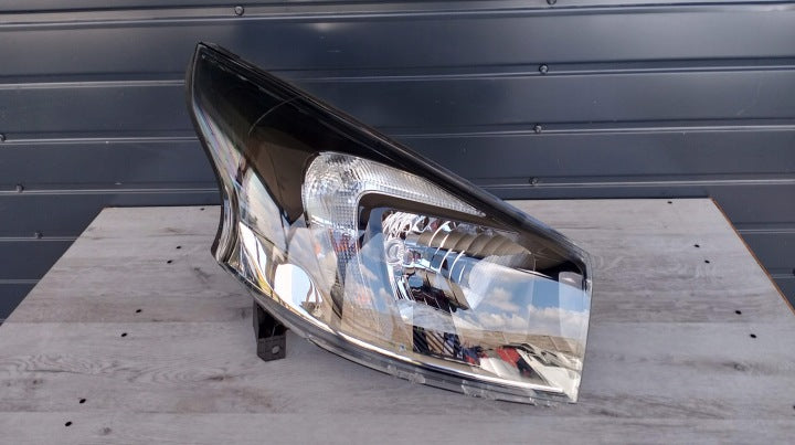 Frontscheinwerfer Renault Trafic III 260102107R Rechts Scheinwerfer Headlight SCH8401178118ea