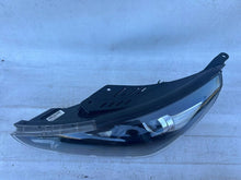 Laden Sie das Bild in den Galerie-Viewer, Frontscheinwerfer Hyundai I30 III 92101G4060 Xenon Links Scheinwerfer Headlight SCH8404567420re