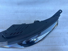 Laden Sie das Bild in den Galerie-Viewer, Frontscheinwerfer Hyundai I30 III 92101G4060 Xenon Links Scheinwerfer Headlight SCH8404567420re