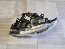 Laden Sie das Bild in den Galerie-Viewer, Frontscheinwerfer Volvo V60 31420261 Links Scheinwerfer Headlight SCH8419072337lt