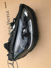 Laden Sie das Bild in den Galerie-Viewer, Frontscheinwerfer Mercedes-Benz W206 A2069068003 LED Rechts Headlight SCH8436304996zh