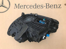 Laden Sie das Bild in den Galerie-Viewer, Frontscheinwerfer Mercedes-Benz W206 A2069068003 LED Rechts Headlight SCH8436304996zh
