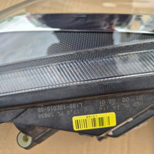 Laden Sie das Bild in den Galerie-Viewer, Frontscheinwerfer Ford Fiesta I L1BB-13E015-GB Links Scheinwerfer Headlight SCH8438437837mz