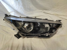 Load image into Gallery viewer, Frontscheinwerfer Toyota Yaris 0106370 Rechts Scheinwerfer Headlight SCH8438864646pb