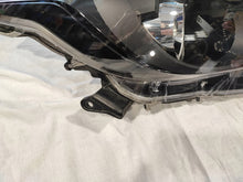 Load image into Gallery viewer, Frontscheinwerfer Toyota Yaris 0106370 Rechts Scheinwerfer Headlight SCH8438864646pb