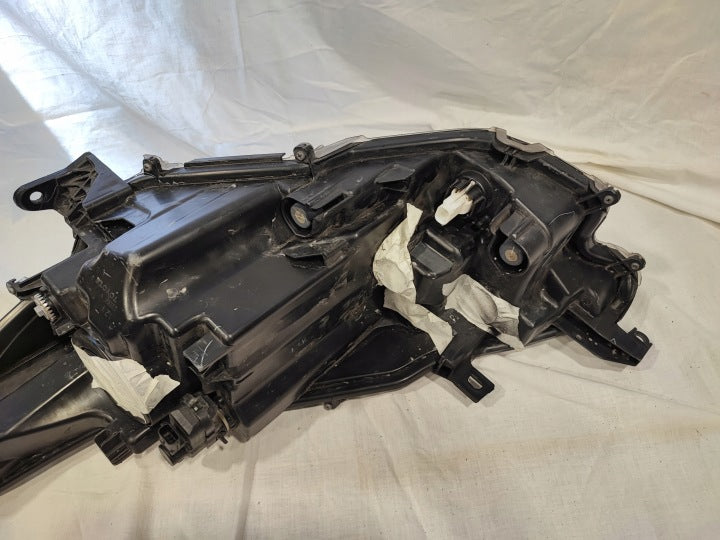 Frontscheinwerfer Toyota Yaris 0106370 Rechts Scheinwerfer Headlight SCH8438864646pb