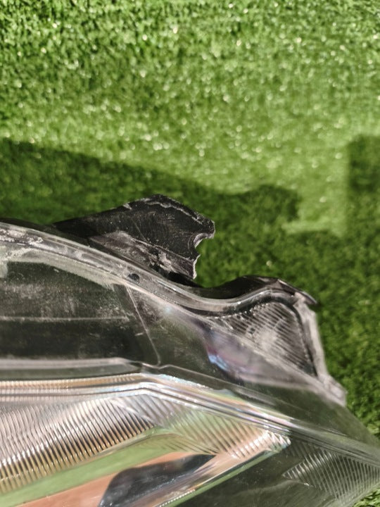 Frontscheinwerfer Toyota Yaris NRR1375 Rechts Scheinwerfer Headlight SCH8446972889ui