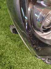 Laden Sie das Bild in den Galerie-Viewer, Frontscheinwerfer Toyota Yaris NRR1375 Rechts Scheinwerfer Headlight SCH8446972889ui