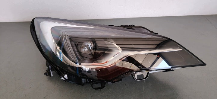 Frontscheinwerfer Opel Astra 39228806 Xenon Rechts Scheinwerfer Headlight SCH8448991341xj