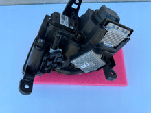 Load image into Gallery viewer, Frontscheinwerfer Jeep Grand Cherokee Wk2 68266664AJ Rechts Headlight SCH8455906050kc