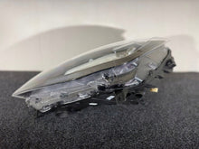 Laden Sie das Bild in den Galerie-Viewer, Frontscheinwerfer Seat Ibiza I V 6F1941005F Links Scheinwerfer Headlight SCH8466560491zw