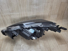 Laden Sie das Bild in den Galerie-Viewer, Frontscheinwerfer Toyota Yaris Cross 0D-312 Full LED Rechts Headlight SCH8467127468vk