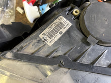 Laden Sie das Bild in den Galerie-Viewer, Frontscheinwerfer VW Touareg 7L6941015BK Xenon Links Scheinwerfer Headlight SCH8469798209fx