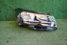 Laden Sie das Bild in den Galerie-Viewer, Frontscheinwerfer Opel Vivaro C 9847197880 67651216 LE21A6485 Rechts Headlight SCH8480610678jm