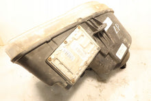 Laden Sie das Bild in den Galerie-Viewer, Frontscheinwerfer Chrysler 300c 89032133 E13885400 Links Scheinwerfer Headlight SCH8488905909mz