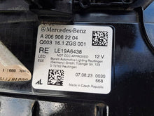 Laden Sie das Bild in den Galerie-Viewer, Frontscheinwerfer Mercedes-Benz W206 A2069062204 LE19A6438 Rechts Headlight SCH8506567186bd