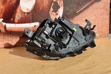 Laden Sie das Bild in den Galerie-Viewer, Frontscheinwerfer VW T-Roc 2GA941035H LED Links Scheinwerfer Headlight SCH8558189042ng