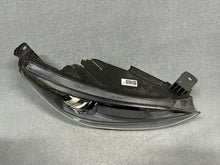 Laden Sie das Bild in den Galerie-Viewer, Frontscheinwerfer Ford Focus MK7B-13E014-EB Xenon Rechts Scheinwerfer Headlight SCH8559275379in