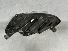 Laden Sie das Bild in den Galerie-Viewer, Frontscheinwerfer Ford Focus MK7B-13E014-EB Xenon Rechts Scheinwerfer Headlight SCH8559275379in