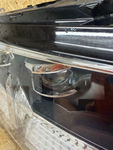 Laden Sie das Bild in den Galerie-Viewer, Frontscheinwerfer VW 7L1941036A LED Rechts Scheinwerfer Headlight SCH8564889803nm